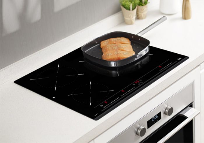 Bếp từ Tây Ban Nha thiết kế sang trọng, tính năng thông minh