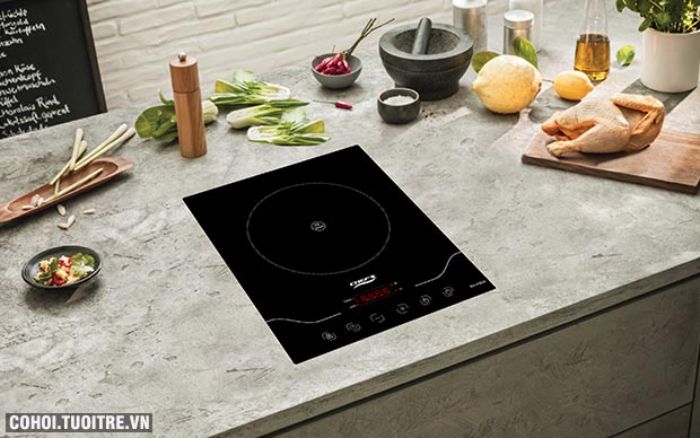 Bảng điều khiển cảm ứng nhanh nhạy của bếp từ đơn âm