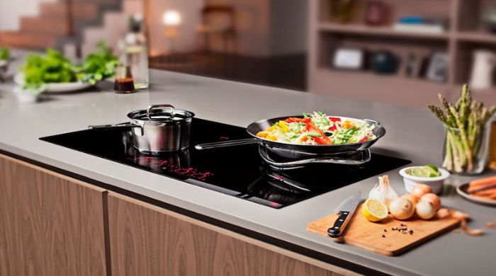 Bếp từ thiết kế sang trọng, tính năng thông minh