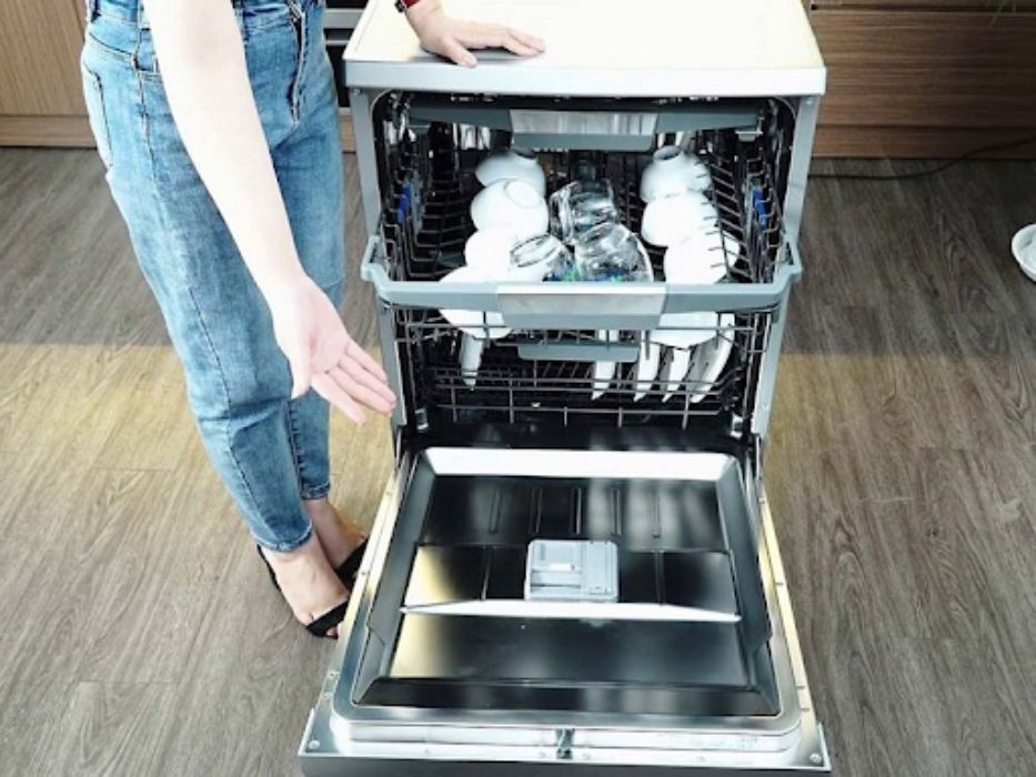 Có nên mua máy rửa bát Eurosun?