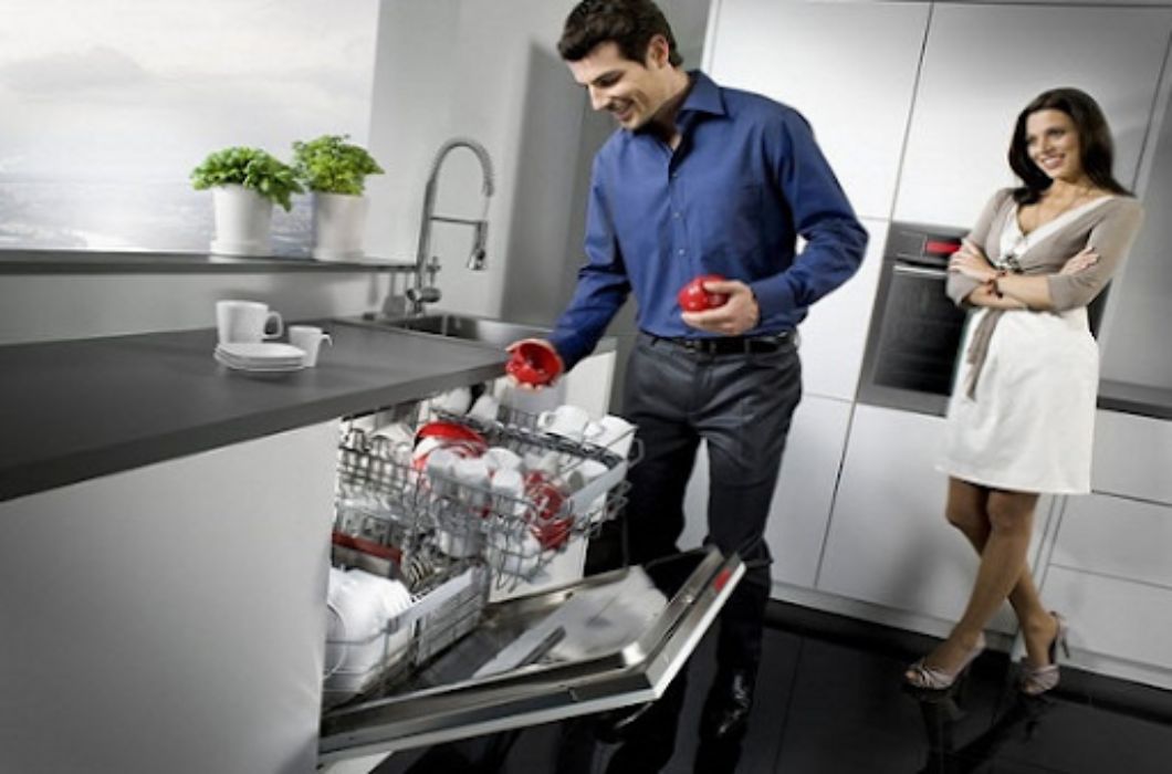 Nên mua máy rửa bát hãng nào tốt ?