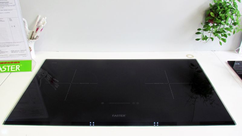 Bếp từ Faster FS-741G trang bị nhiều tính năng thông minh, an toàn